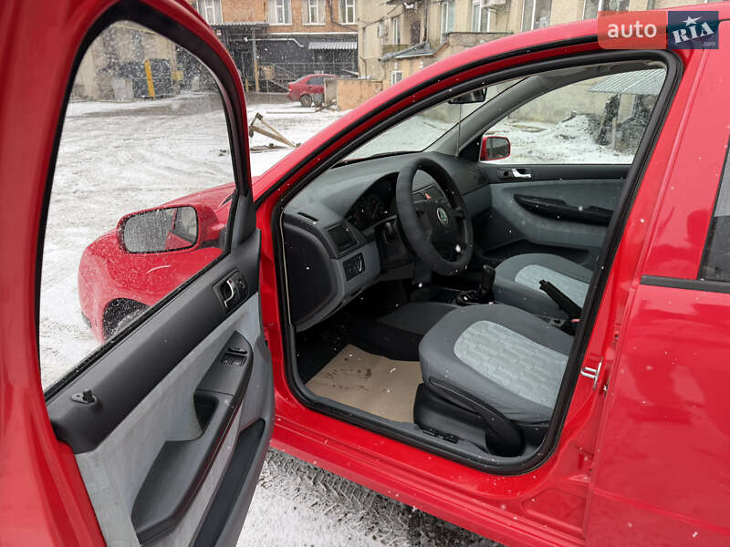 Хэтчбек Skoda Fabia 2000 в Тульчине фото 12 Хэтчбек Skoda Fabia 2000 в Тульчине