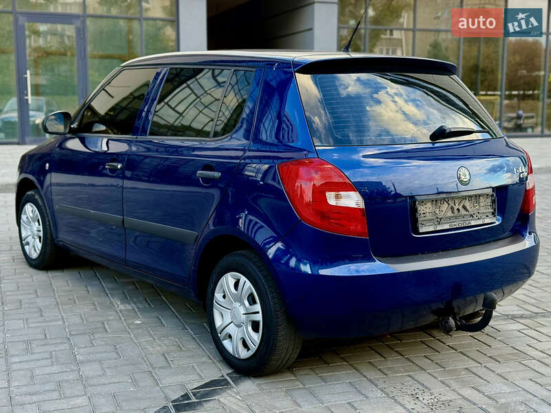 Хэтчбек Skoda Fabia 2009 в Днепре