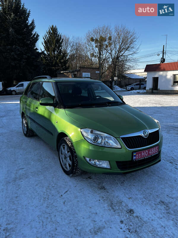Универсал Skoda Fabia 2011 в Луцке