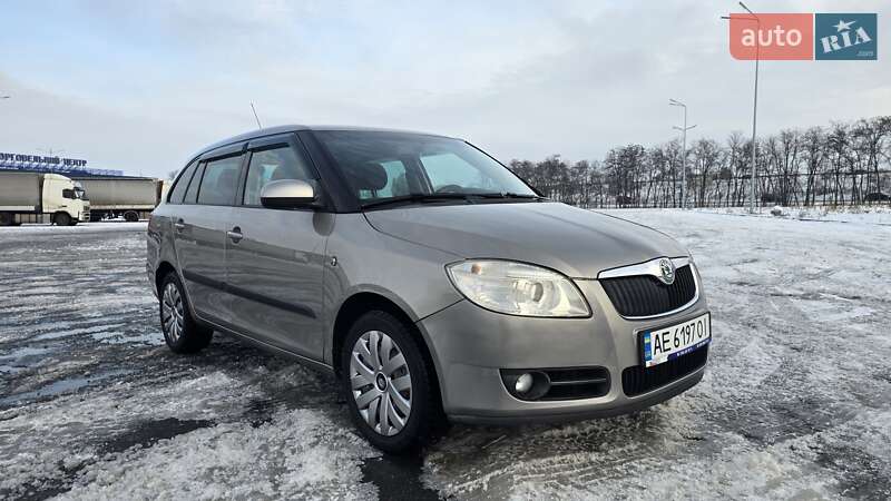 Універсал Skoda Fabia 2009 в Дніпрі