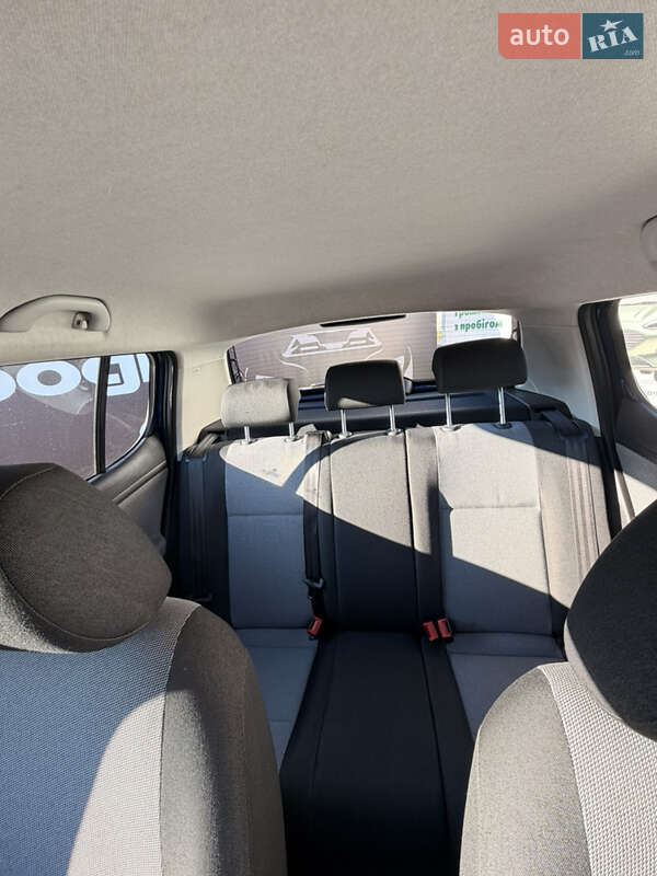 Хэтчбек Skoda Fabia 2011 в Кривом Роге