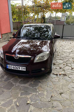 Хэтчбек Skoda Fabia 2009 в Мукачево