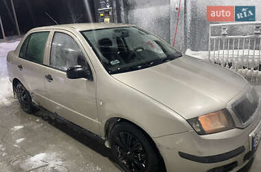 Седан Skoda Fabia 2004 в Львове