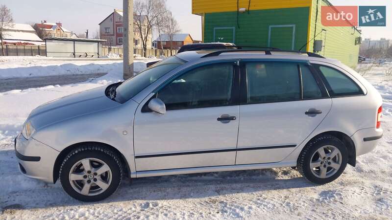 Универсал Skoda Fabia 2004 в Чернигове