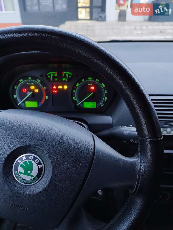 Хэтчбек Skoda Fabia 2006 в Кривом Роге