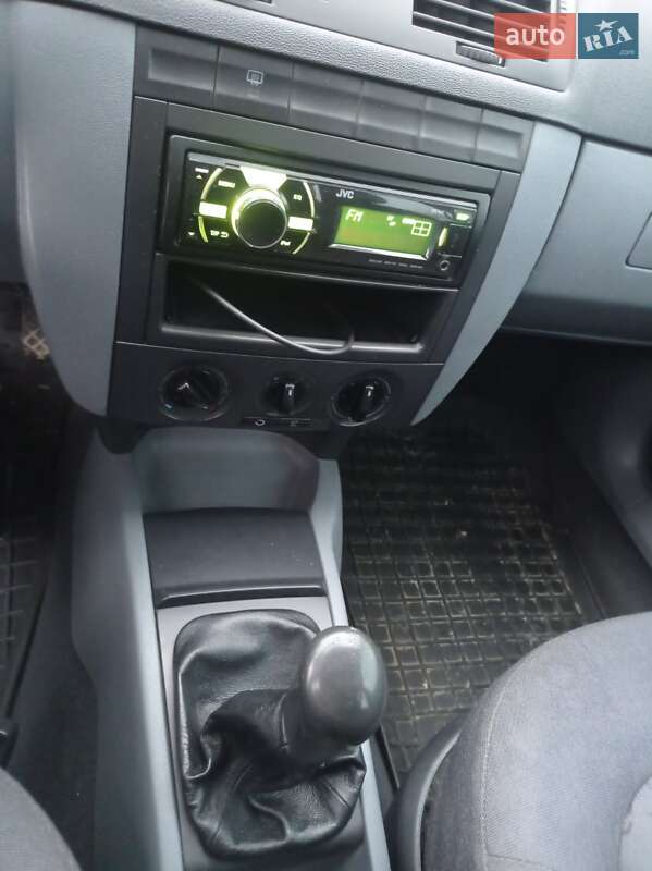 Универсал Skoda Fabia 2001 в Новом Роздоле