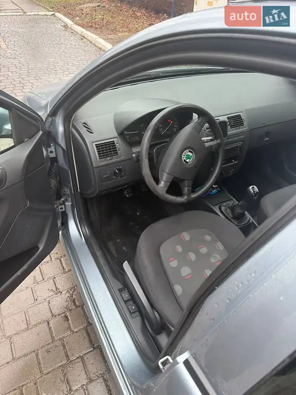 Skoda Fabia 2003 VIN TMBJS26Y833803083 фото оголошення 10 з 54