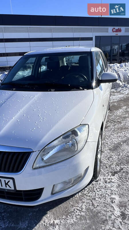 Универсал Skoda Fabia 2011 в Вараше