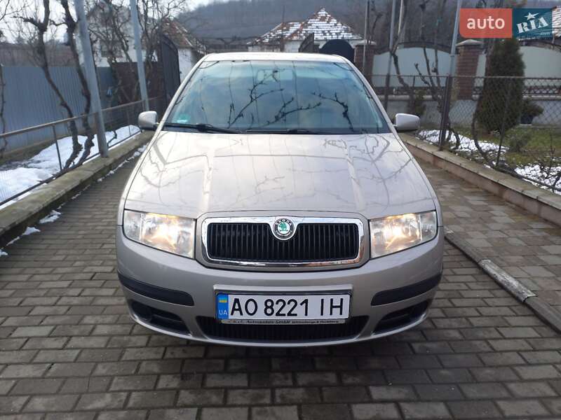 Хэтчбек Skoda Fabia 2006 в Мукачево