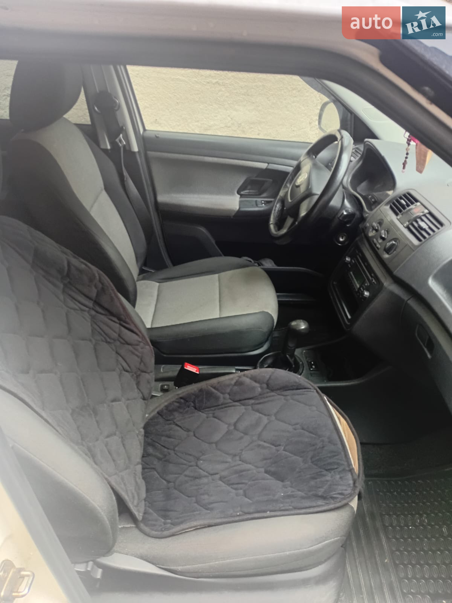 2011 Skoda Fabia - мініатюра 7
