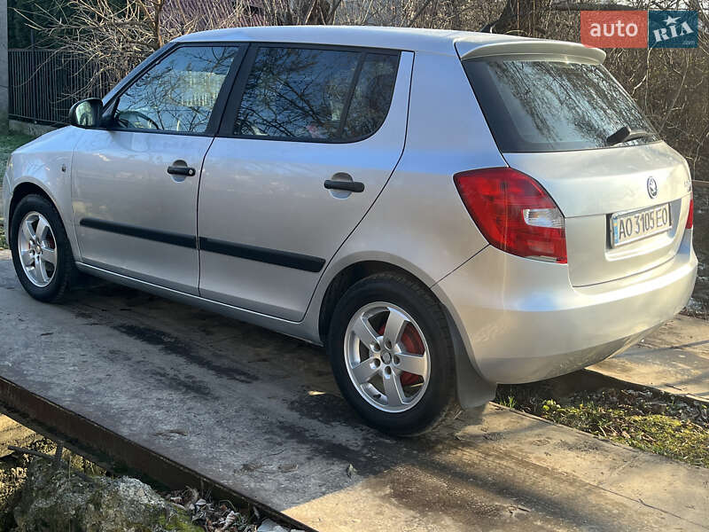 Хэтчбек Skoda Fabia 2008 в Хусте