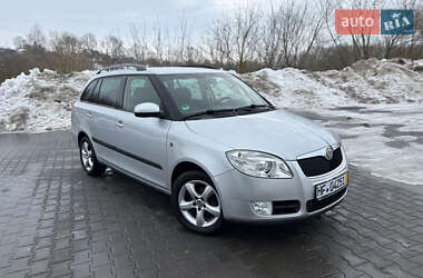 Універсал Skoda Fabia 2009 в Тернополі