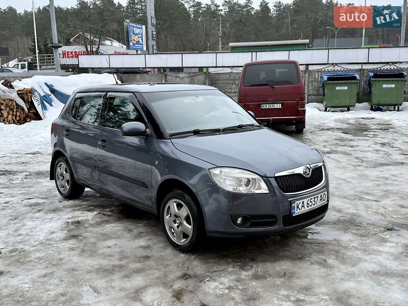 Хэтчбек Skoda Fabia 2007 в Киеве