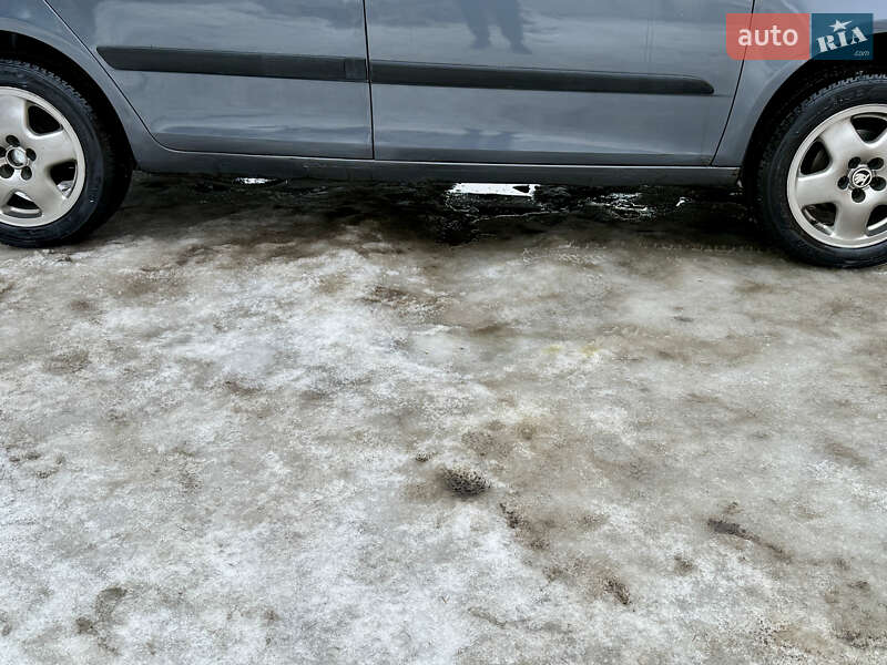 Хэтчбек Skoda Fabia 2007 в Киеве