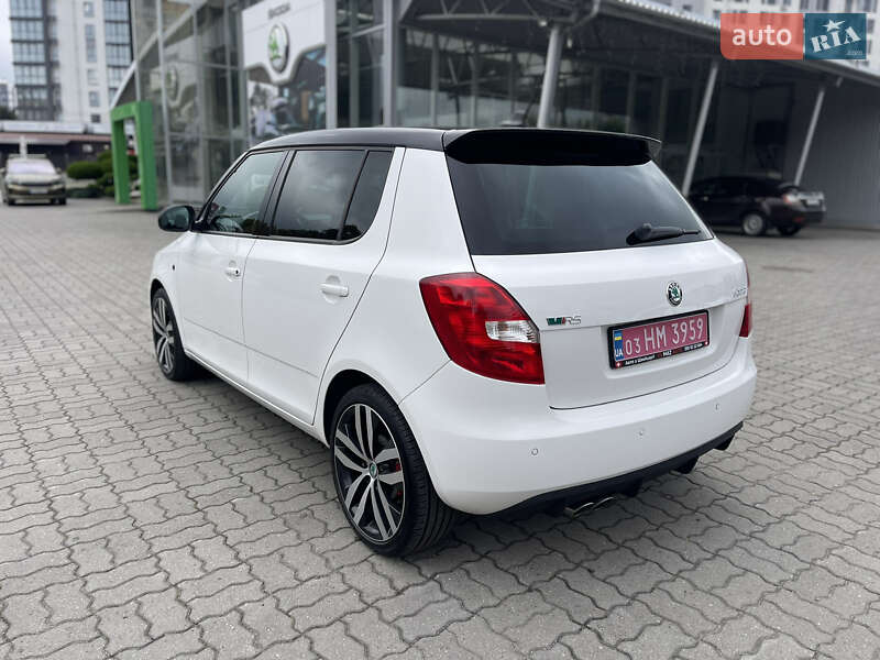 Хэтчбек Skoda Fabia 2012 в Луцке