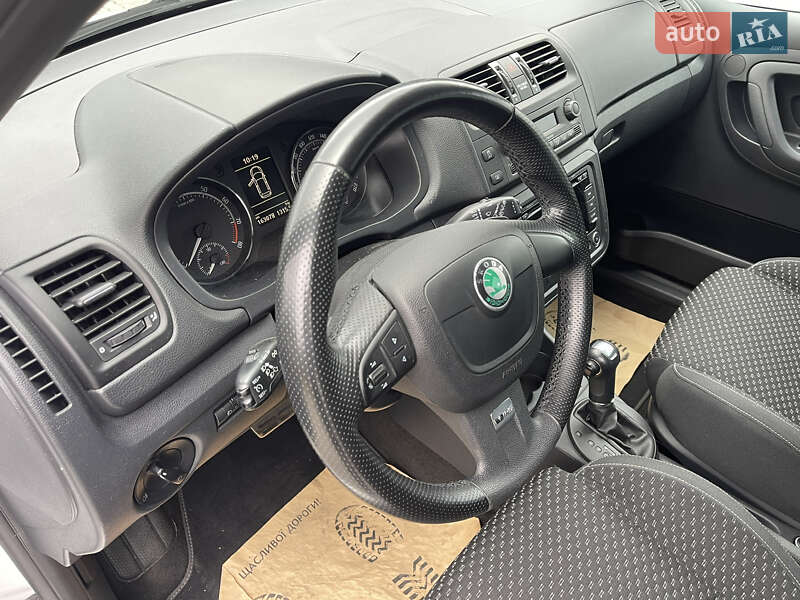 Хэтчбек Skoda Fabia 2012 в Луцке