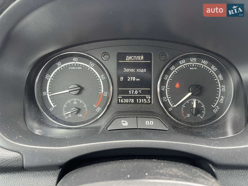 Хэтчбек Skoda Fabia 2012 в Луцке