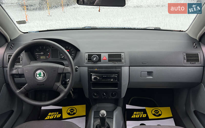 Хэтчбек Skoda Fabia 2002 в Львове