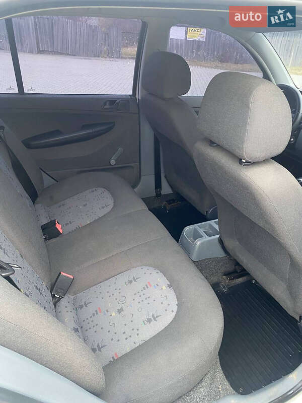 Хэтчбек Skoda Fabia 2004 в Поляне