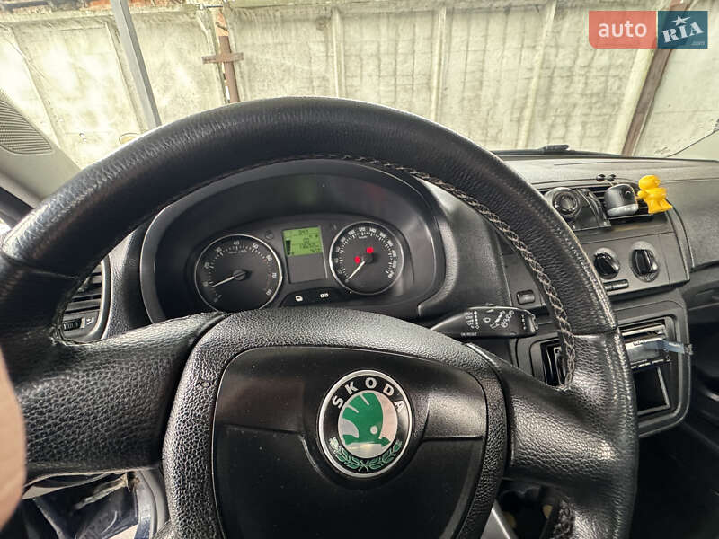 Хэтчбек Skoda Fabia 2012 в Лубнах