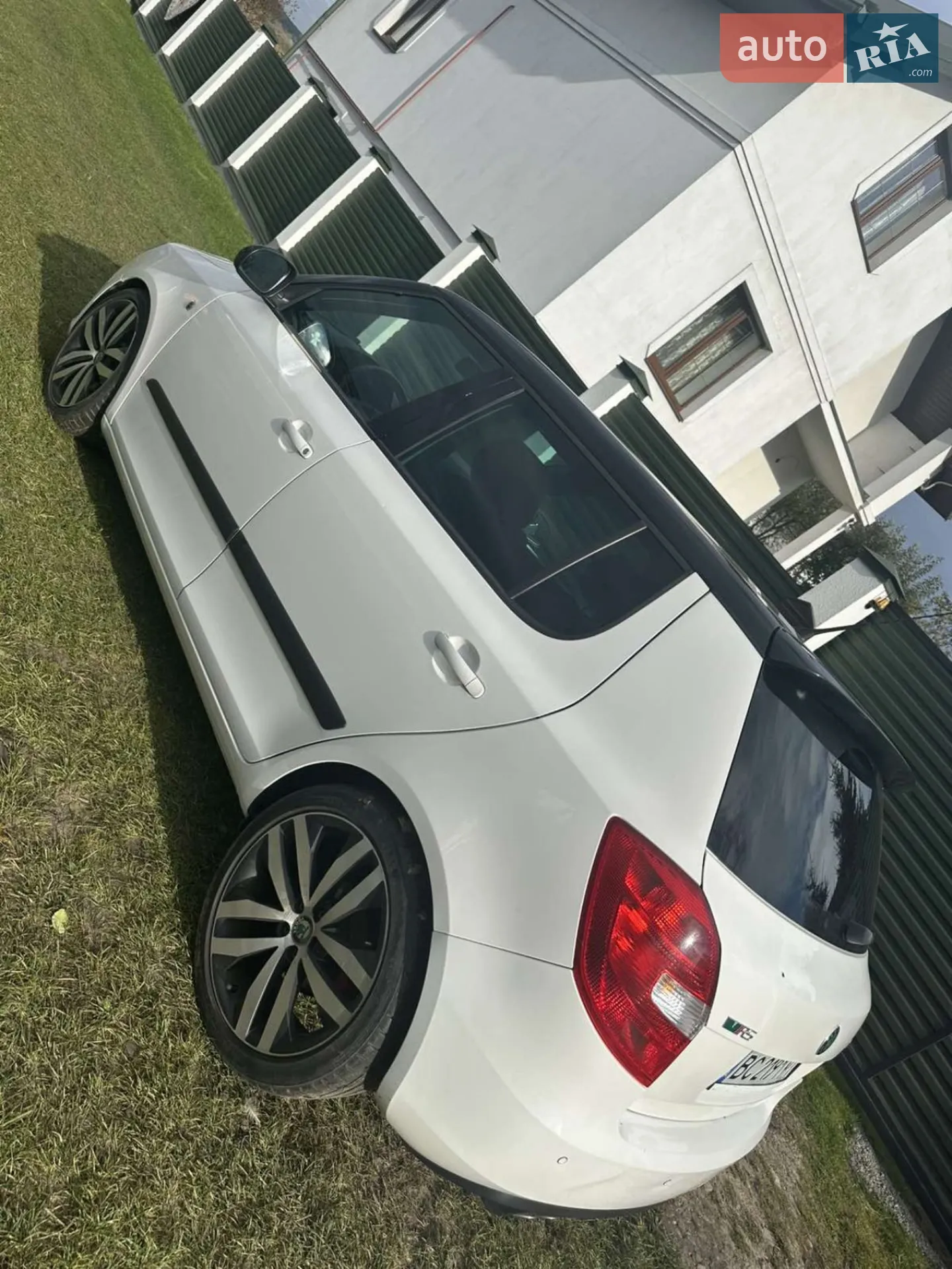 2011 Skoda Fabia - мініатюра 7