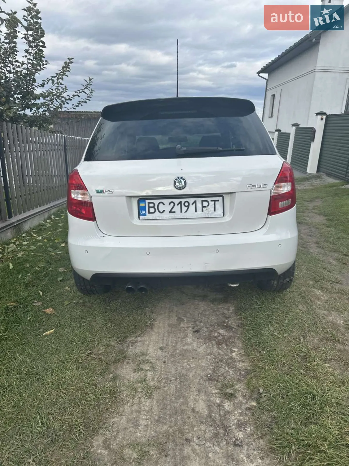 2011 Skoda Fabia - мініатюра 10