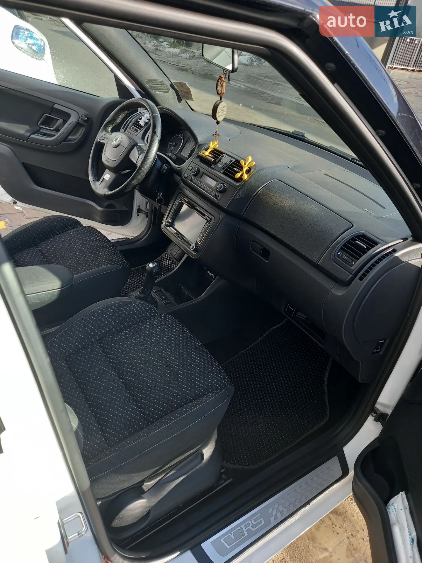 2011 Skoda Fabia - мініатюра 16