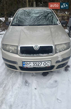 Седан Skoda Fabia 2004 в Львове
