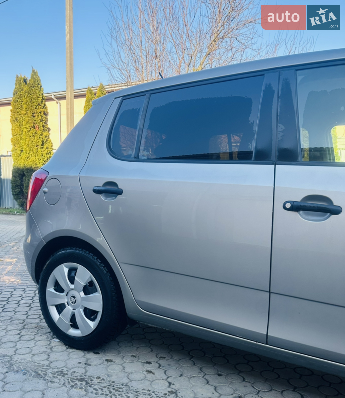2011 Skoda Fabia - мініатюра 2