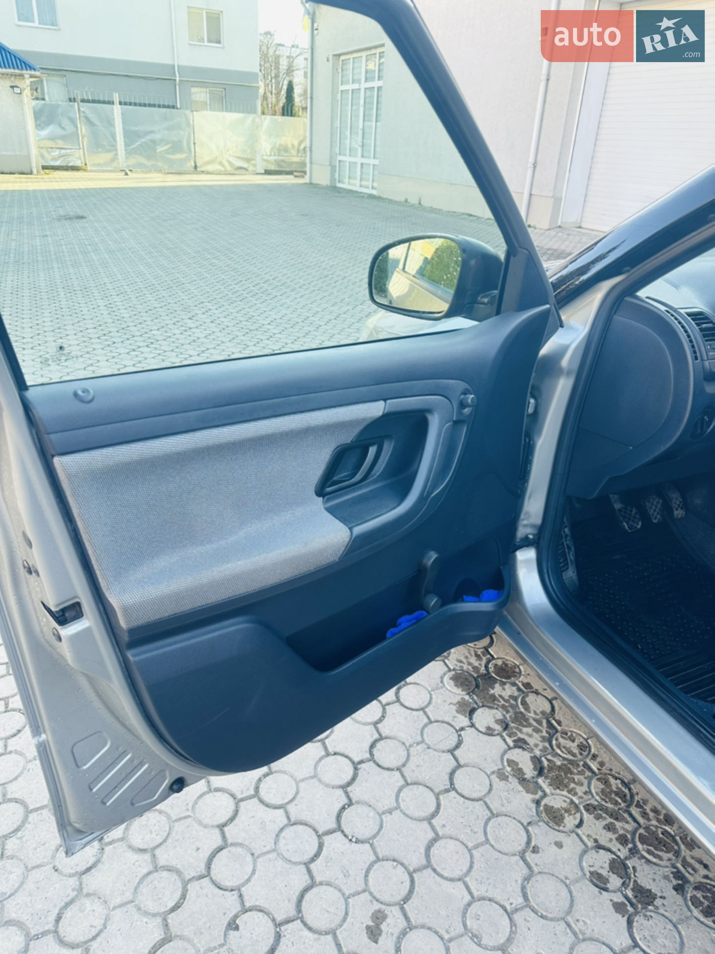 2011 Skoda Fabia - мініатюра 10