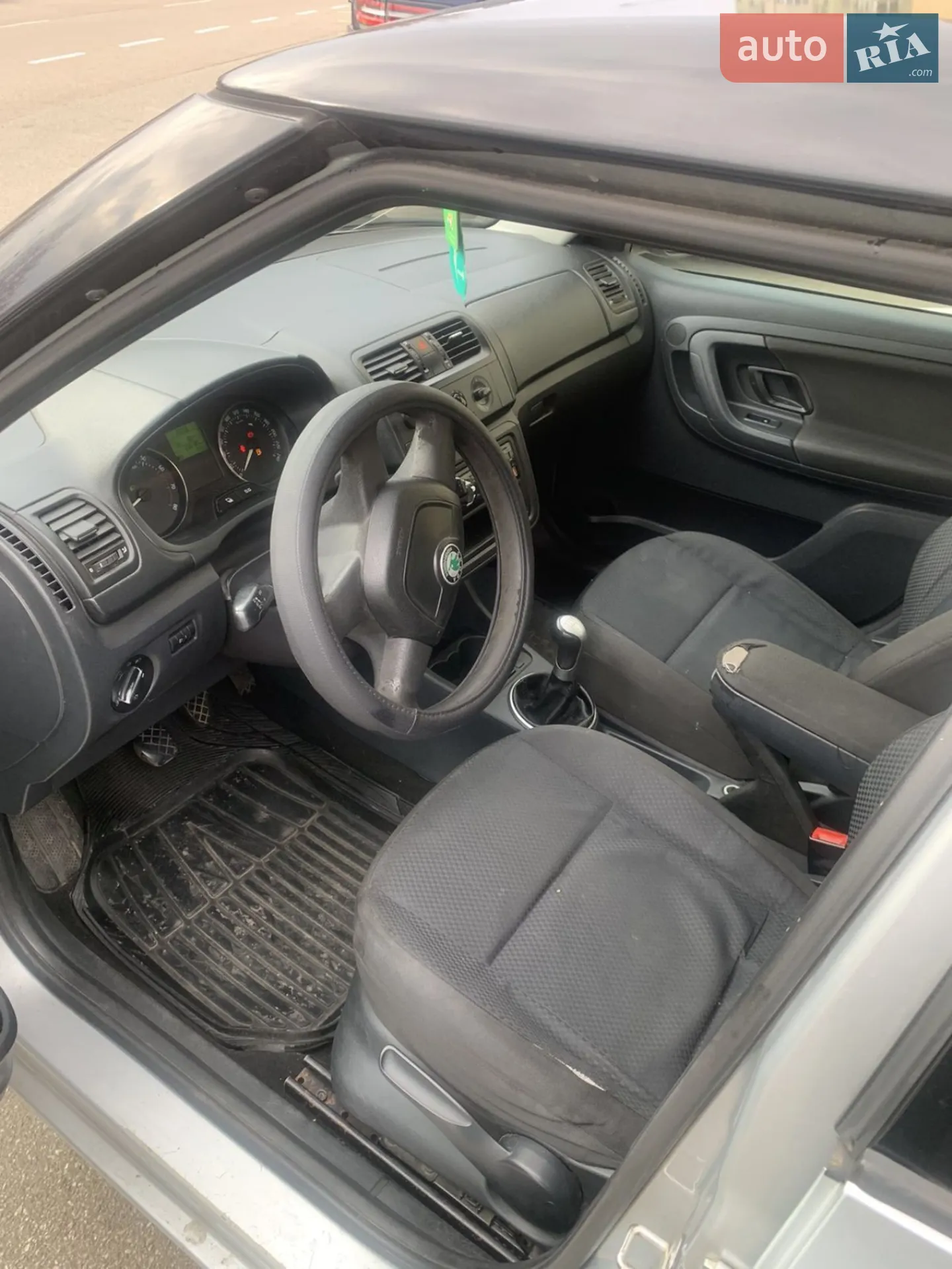 2011 Skoda Fabia - мініатюра 10