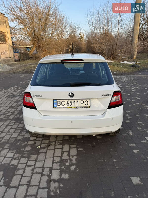 Хэтчбек Skoda Fabia 2016 в Львове