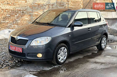 Хэтчбек Skoda Fabia 2008 в Луцке