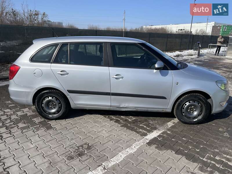 Универсал Skoda Fabia 2011 в Виннице