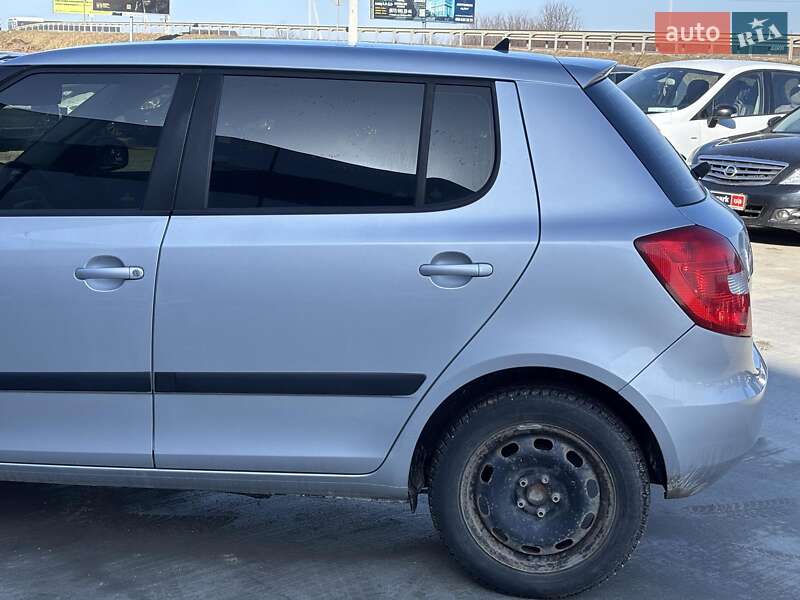 Хэтчбек Skoda Fabia 2011 в Львове