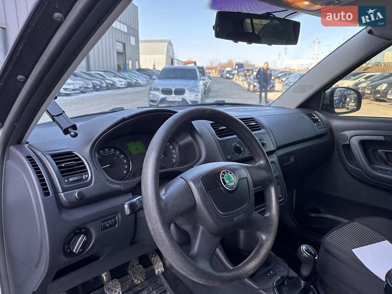 Хэтчбек Skoda Fabia 2011 в Львове