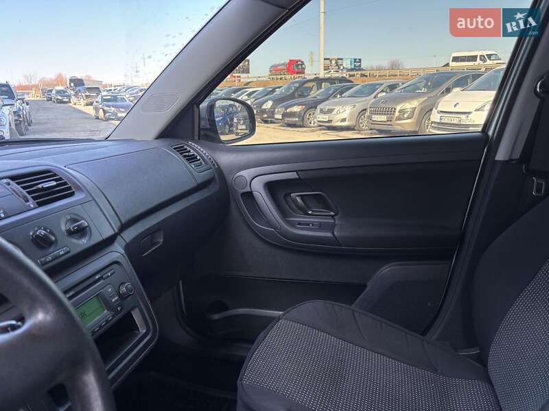Хэтчбек Skoda Fabia 2011 в Львове