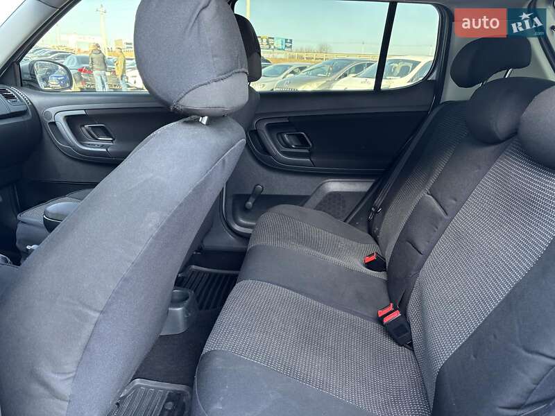 Хэтчбек Skoda Fabia 2011 в Львове