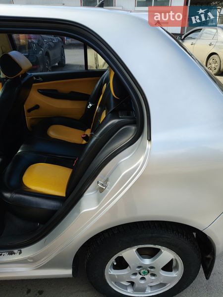 Хэтчбек Skoda Fabia 2002 в Черноморске