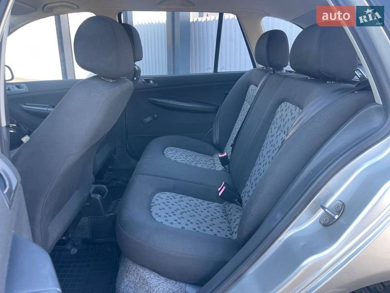 Хэтчбек Skoda Fabia 2006 в Киеве