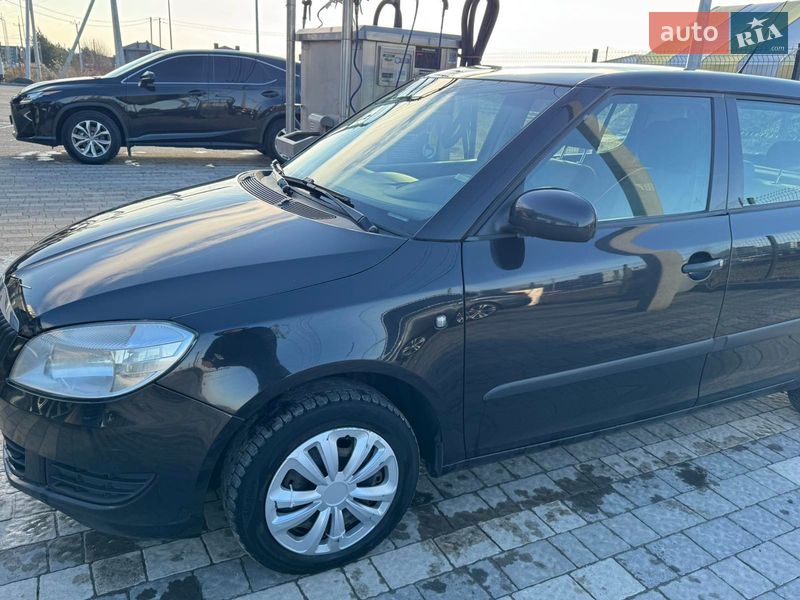 Хэтчбек Skoda Fabia 2011 в Львове