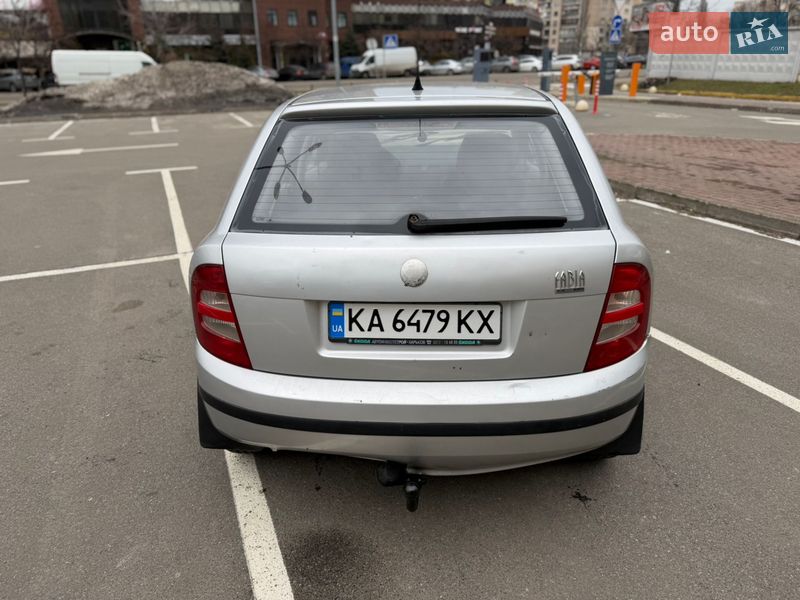 Хэтчбек Skoda Fabia 2002 в Киеве