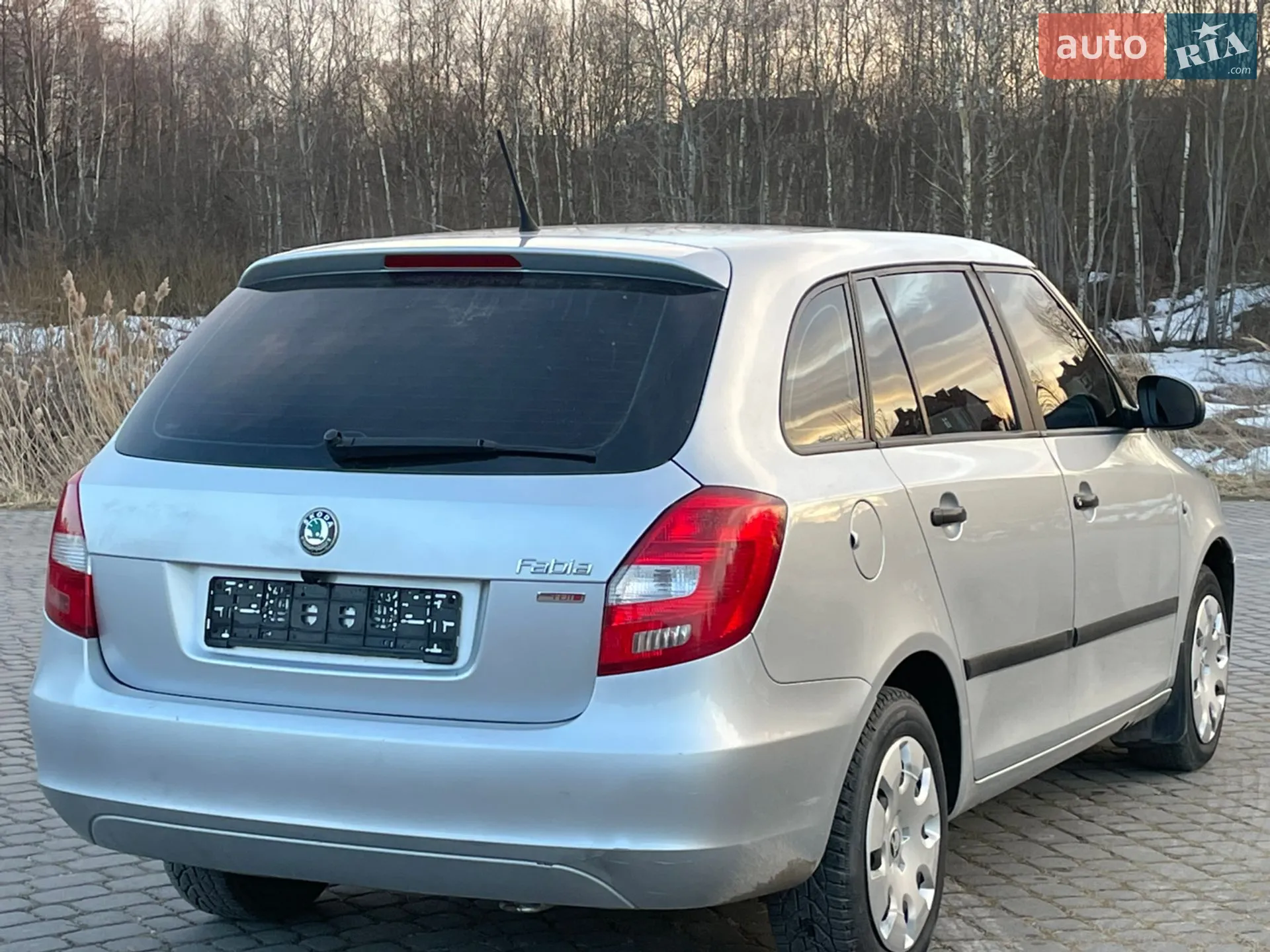 2011 Skoda Fabia - мініатюра 3