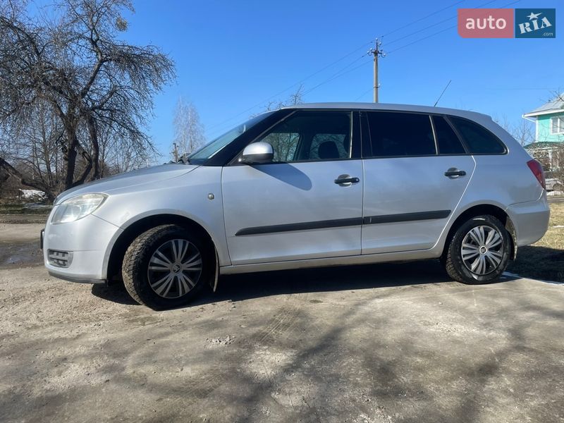 Универсал Skoda Fabia 2009 в Житомире