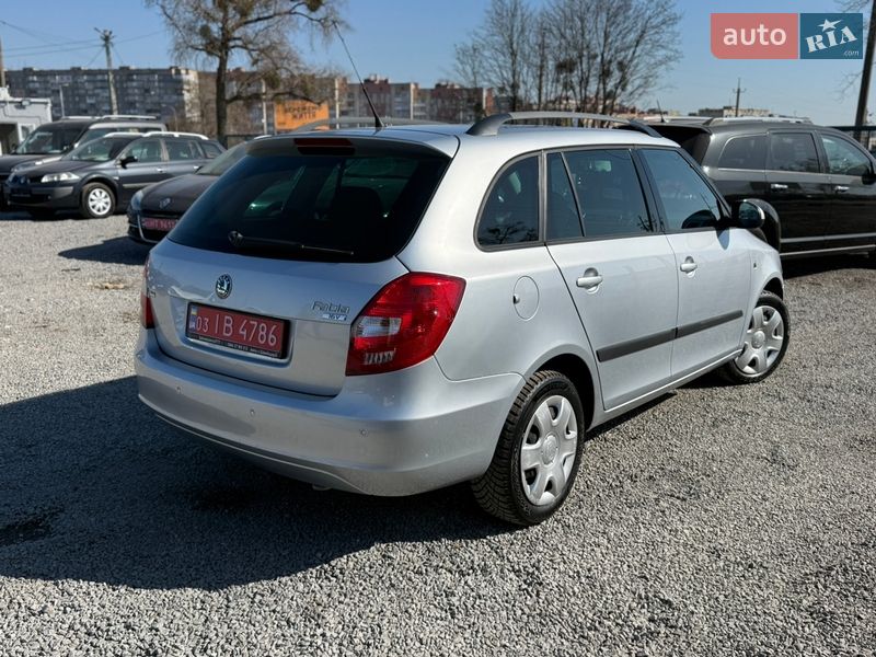 Универсал Skoda Fabia 2010 в Ровно