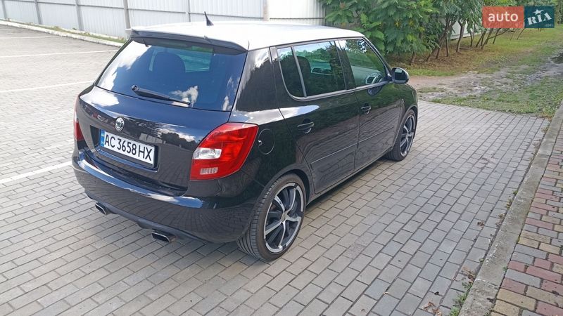 Хэтчбек Skoda Fabia 2009 в Луцке