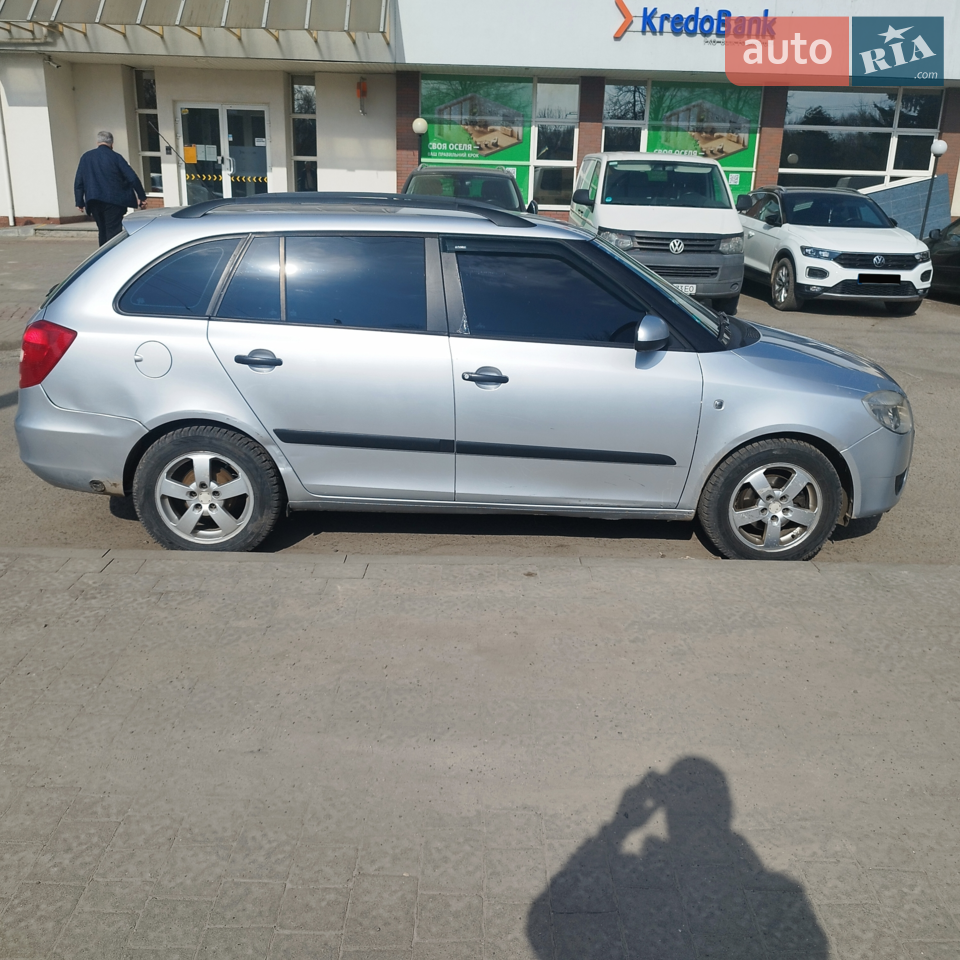 2010 Skoda Fabia - мініатюра 22