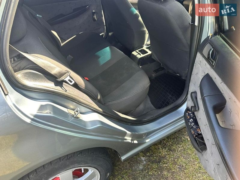 Хэтчбек Skoda Fabia 2002 в Стрые