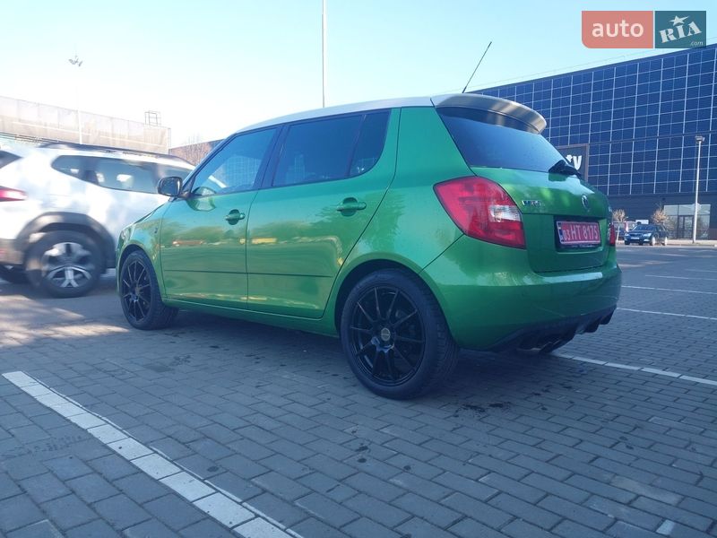 Хэтчбек Skoda Fabia 2011 в Луцке