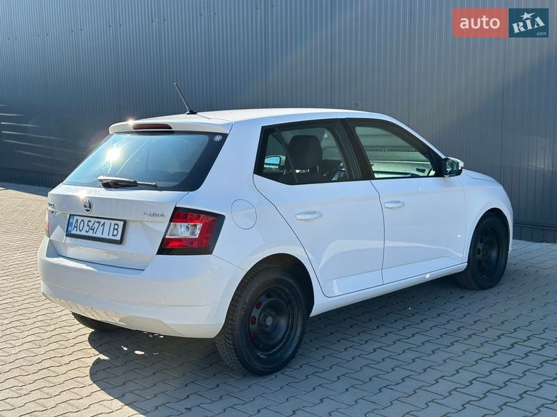 Хэтчбек Skoda Fabia 2015 в Мукачево